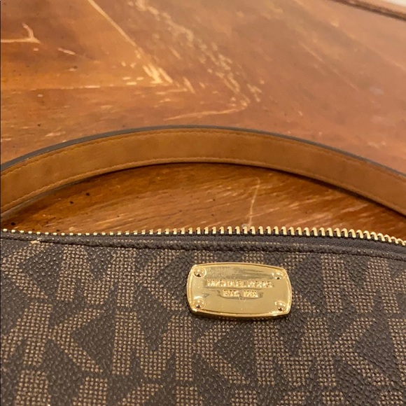Michael Kors signature belt bag - Picture 5 of 5